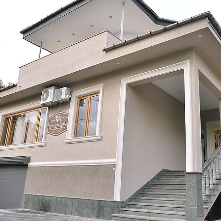 Center Villa Koetaisi Buitenkant foto