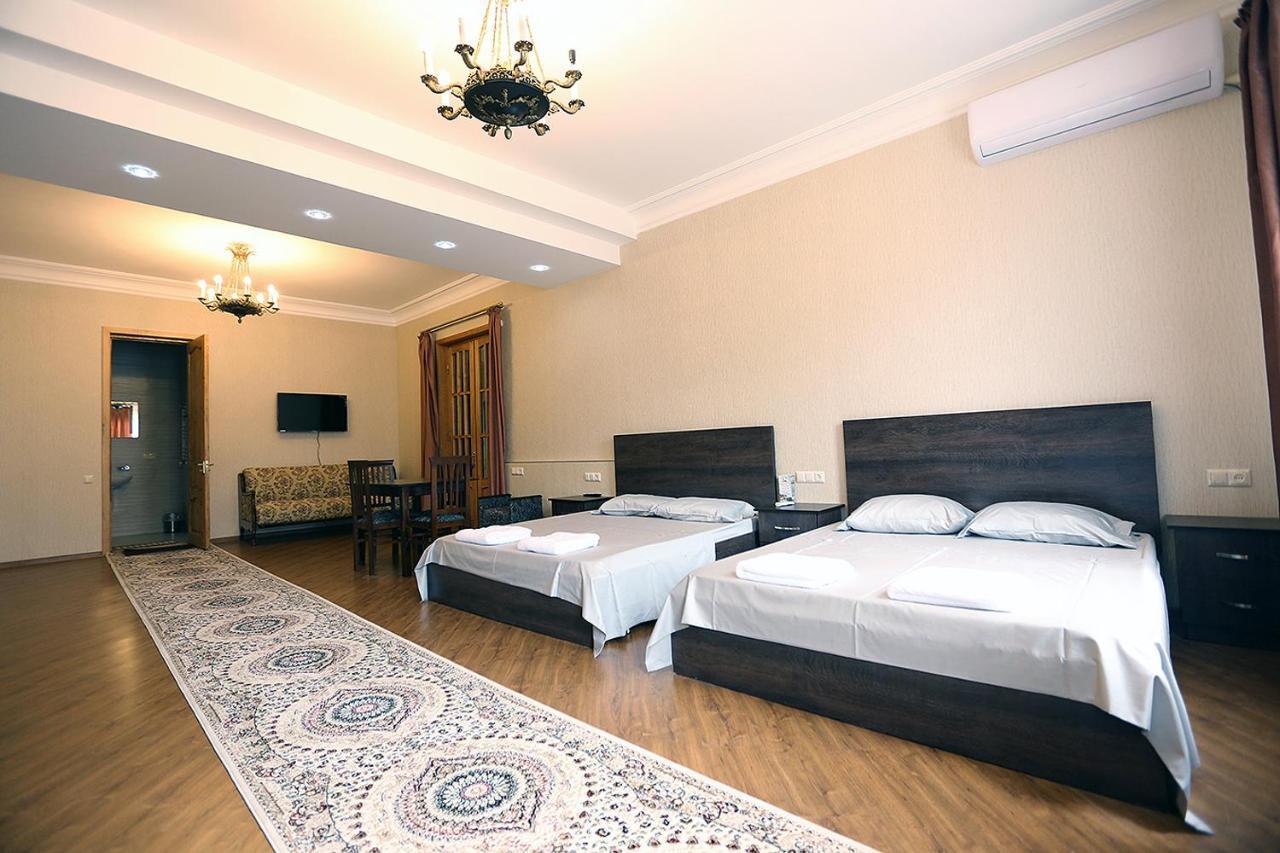 Center Villa Koetaisi Buitenkant foto