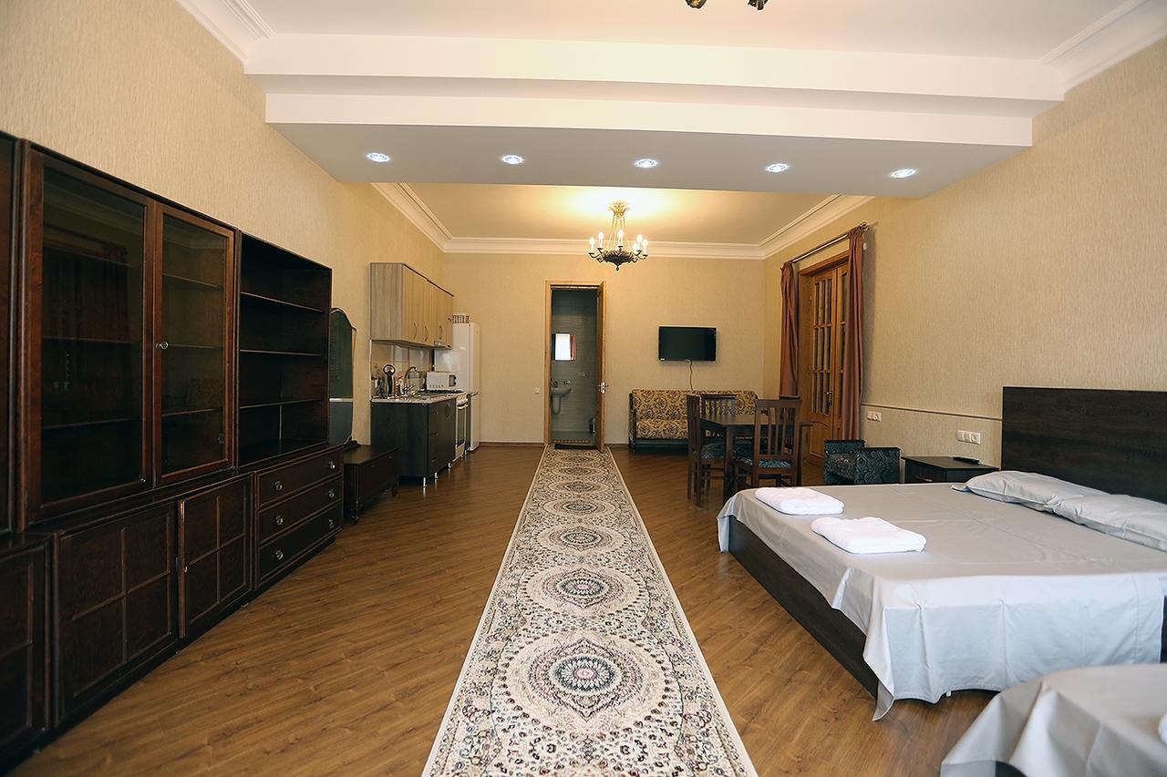 Center Villa Koetaisi Buitenkant foto