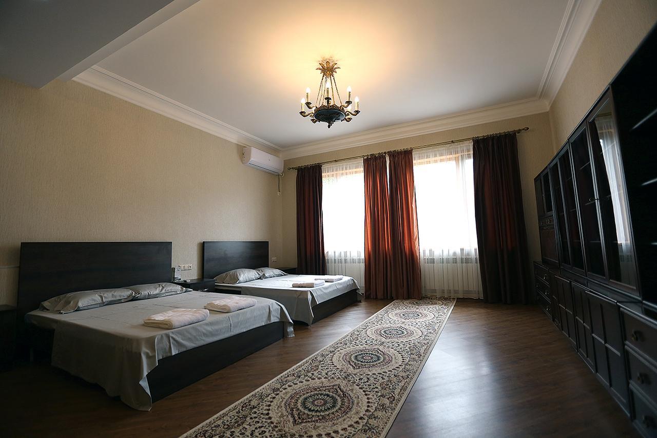 Center Villa Koetaisi Buitenkant foto